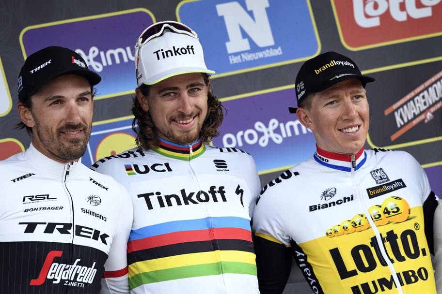 Il podio del Fiandre 2016: Fabian Cancellara secondo, Peter Sagan primo, Sep Vanmarcke terzo. Afp